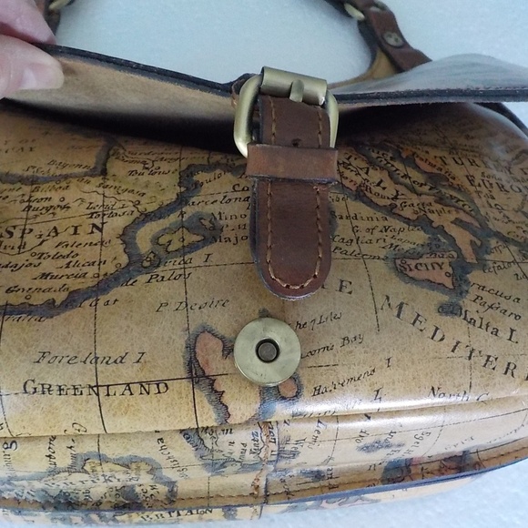 LIKE NEW Map Bag & Wallet FINAL PRICE!! - Picture 9 of 16